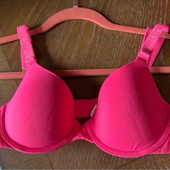 Victorias Secret T Shirt Demi Bra - Picture 2 of 7